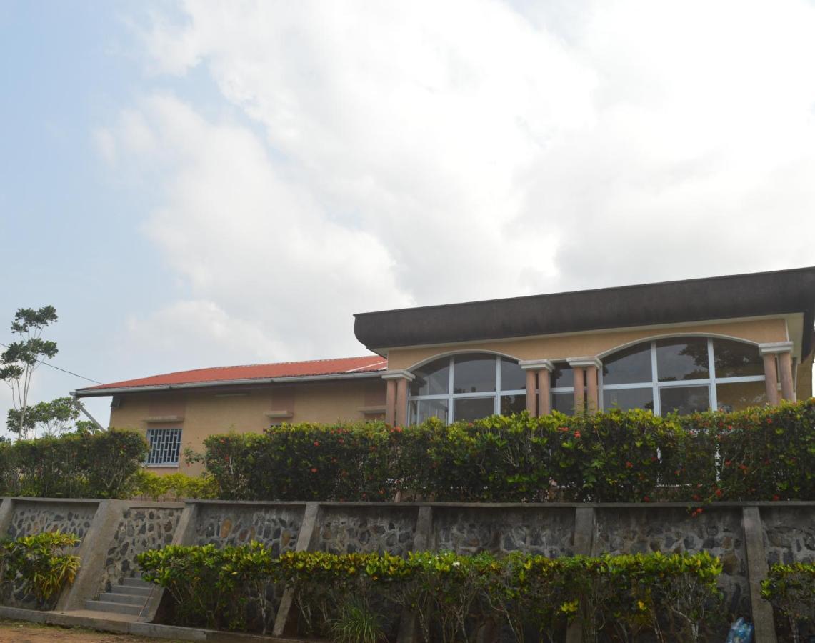 Villa Les 3 Oisillons Kribi Exterior photo