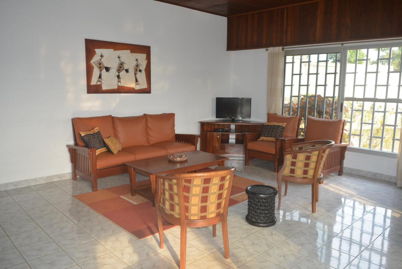 Villa Les 3 Oisillons Kribi Exterior photo